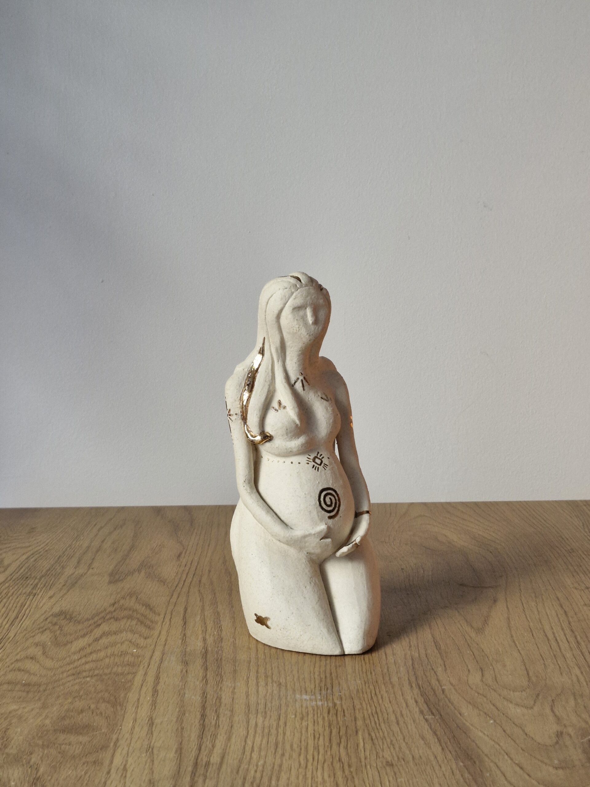 vénus de l'aurore sculpture femme. féminin sacré vénus de l'aurore sculpture femme. féminin sacré