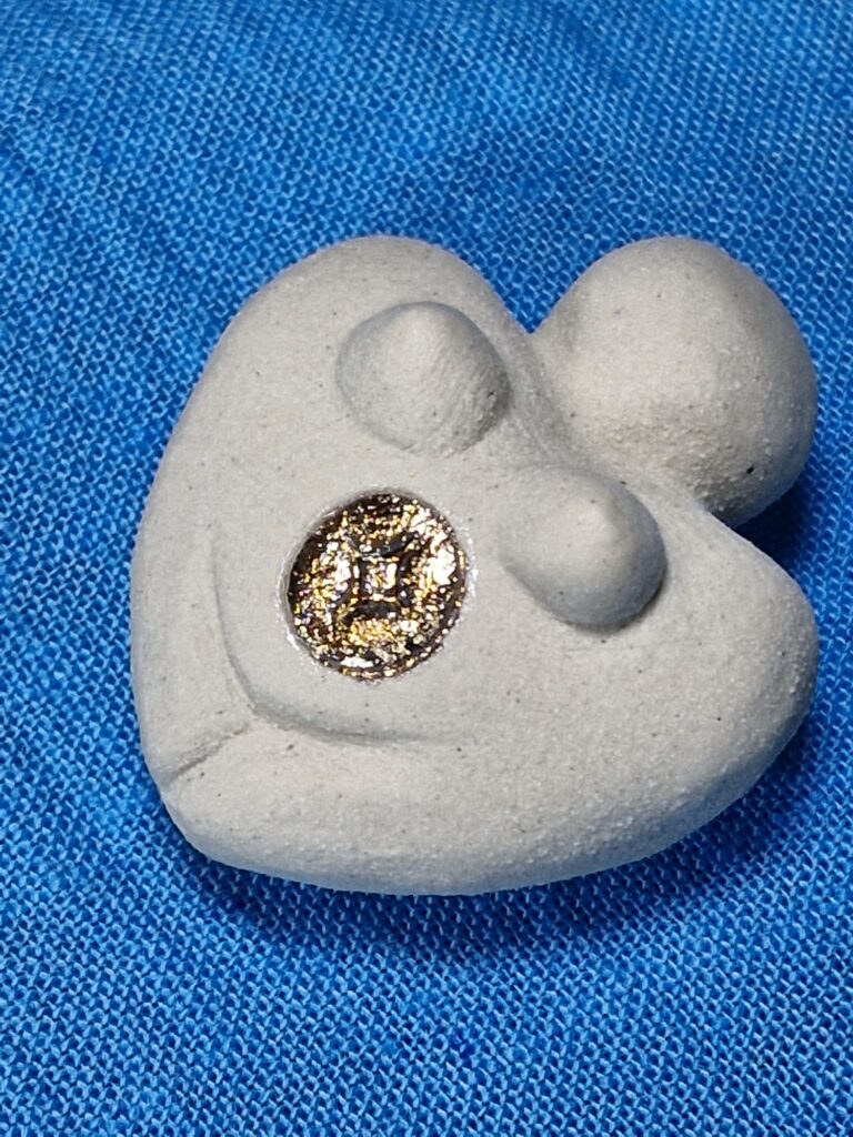 médaillon cœur de vénus – la sage – bijou féminin sacré