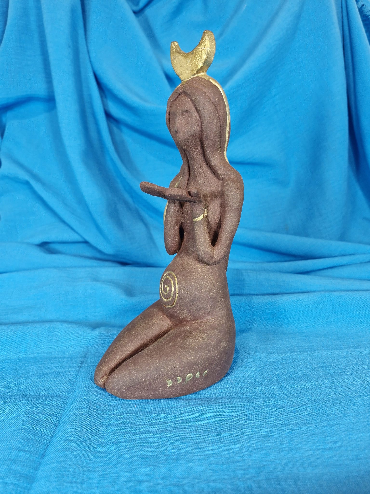 la lune d’or — sculpture femme féminin sacré la lune d’or — sculpture femme féminin sacré