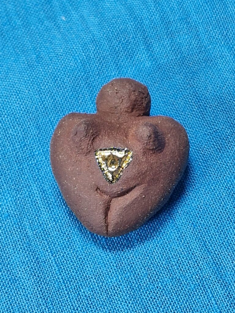 médaillon cœur de vénus – la sensuelle – bijou féminin sacré