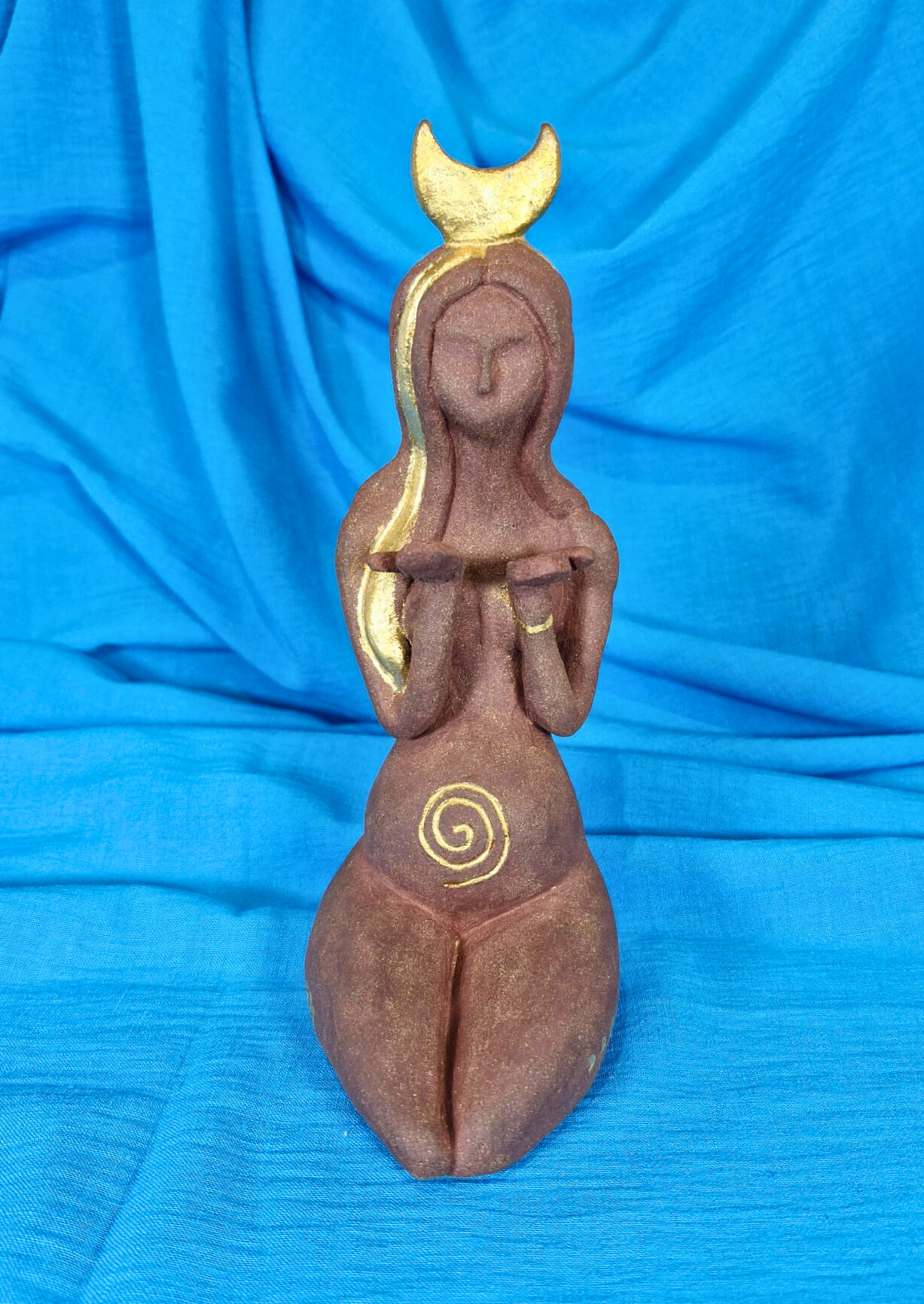 la lune d’or — sculpture femme féminin sacré la lune d’or — sculpture femme féminin sacré