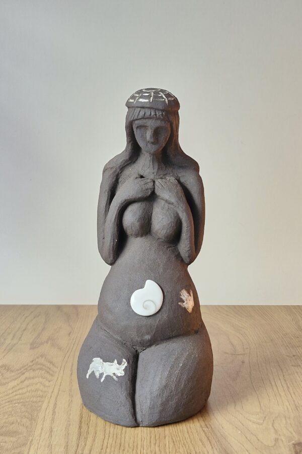 la dame des origines - Rachel T Créatrice - sculpture grès noir- pièce unique